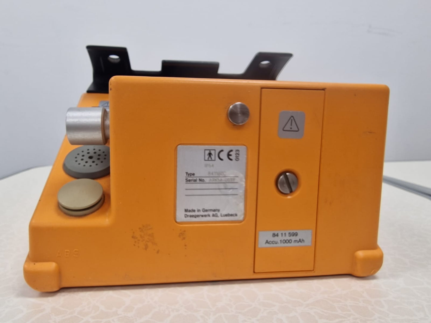 Drager Oxylog 2000 Portable Ventilator USED