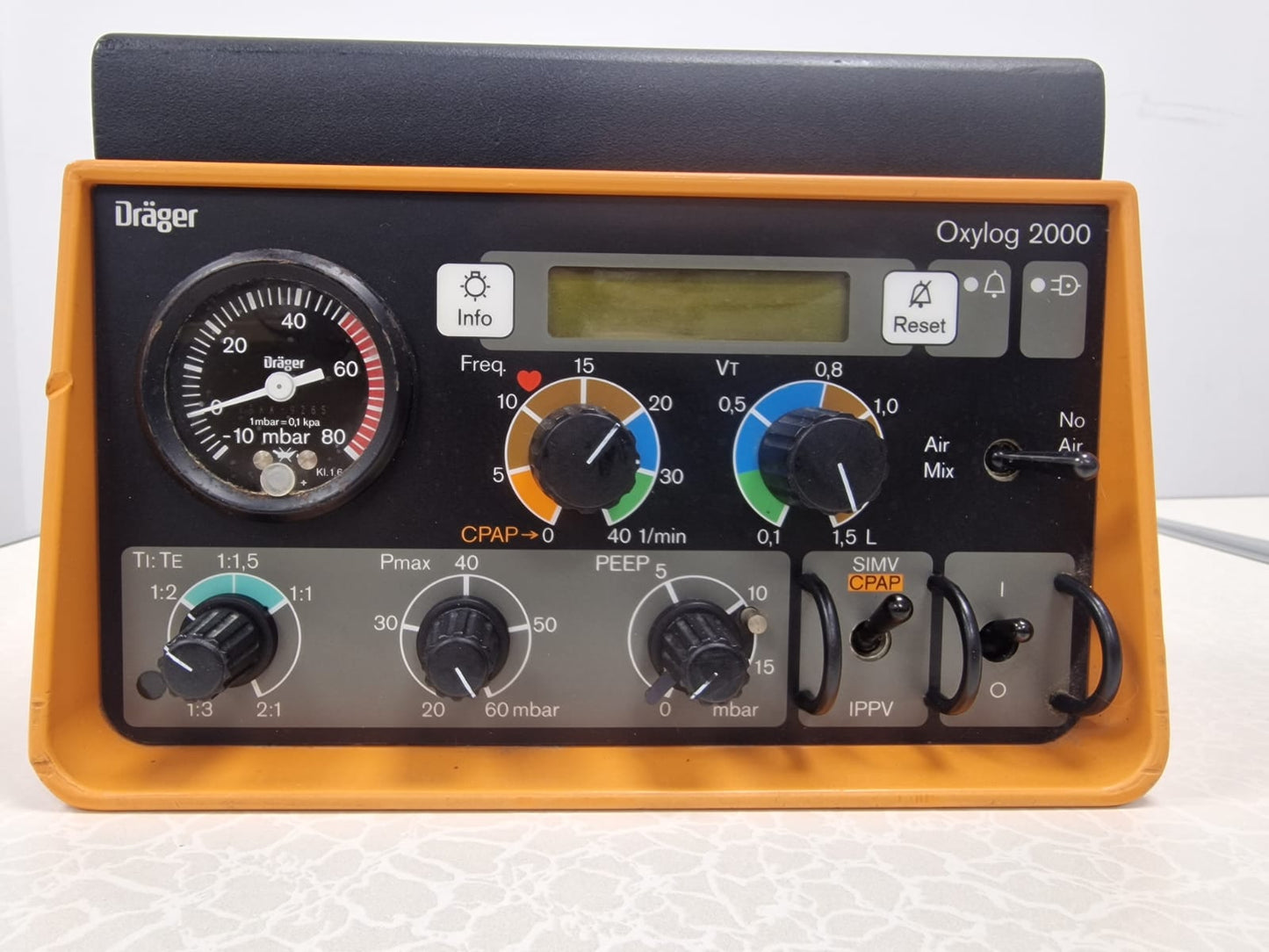 Drager Oxylog 2000 Portable Ventilator USED